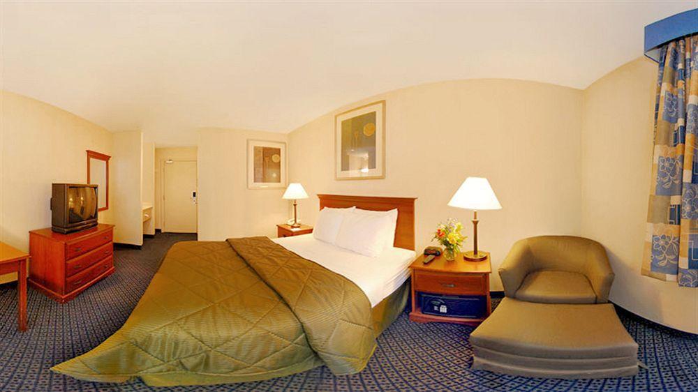 Towneplace Suites By Marriott Hadley Amherst Kültér fotó